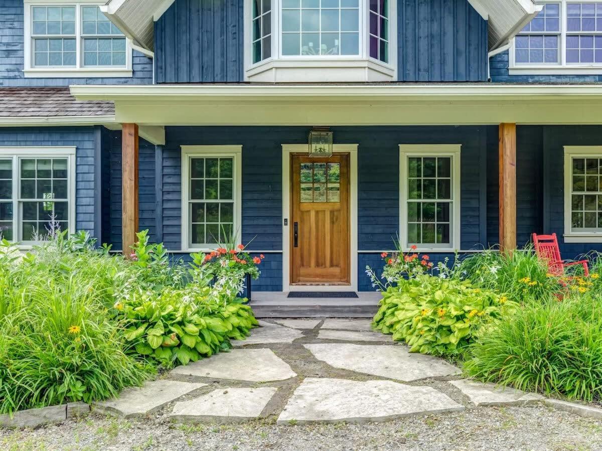 Exclusive Waterfront Getaway with Beach & Bunkie