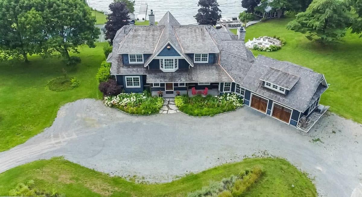 Exclusive Waterfront Getaway with Beach & Bunkie