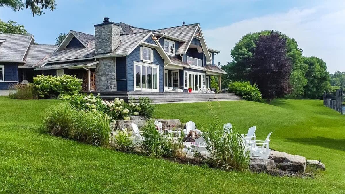 Exclusive Waterfront Getaway with Beach & Bunkie