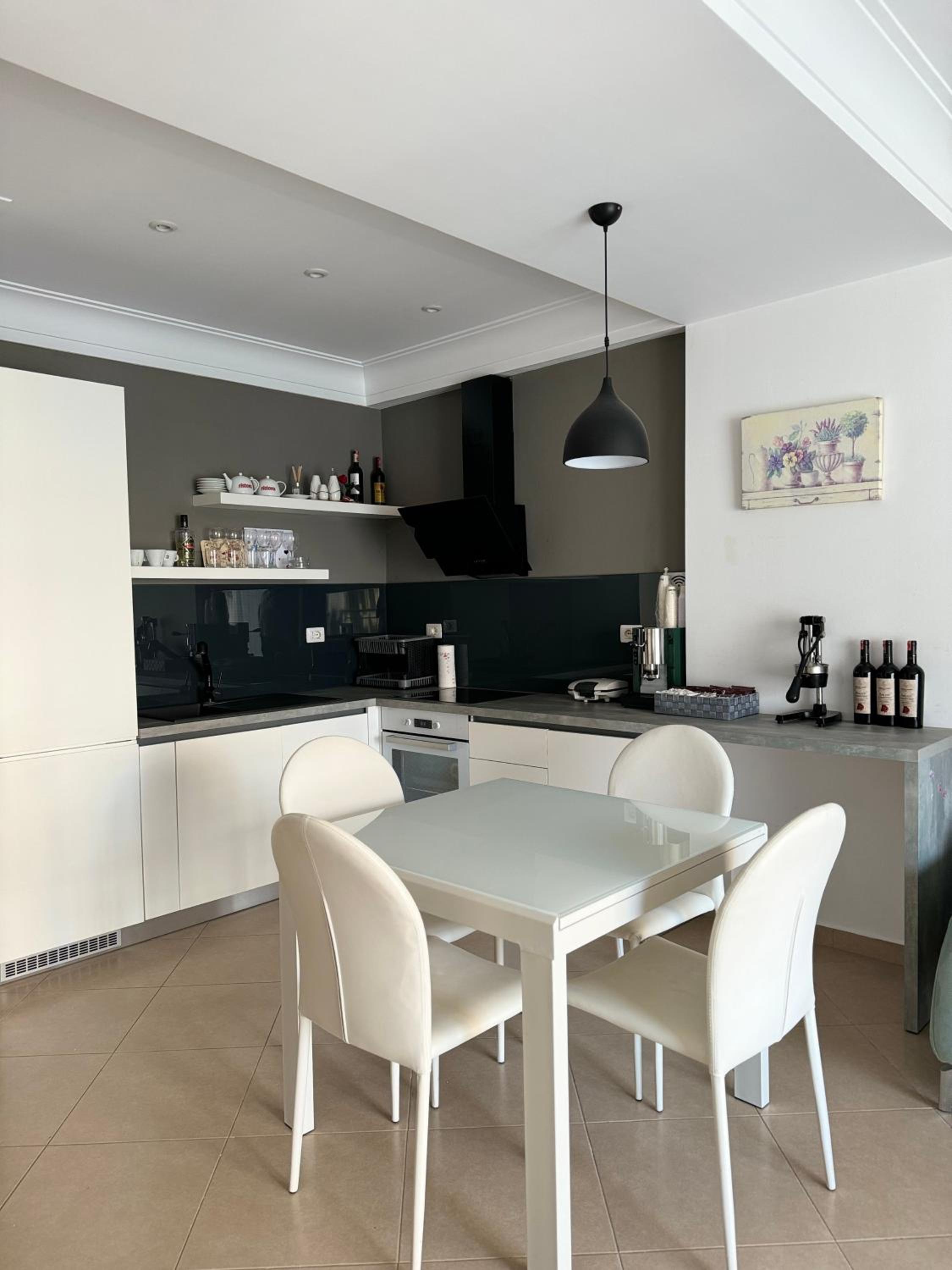 L&B Modern Apartment