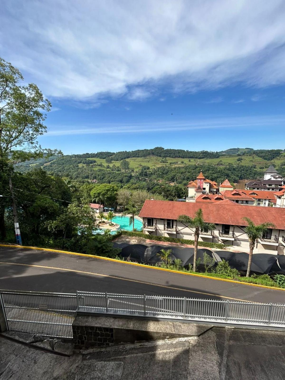 APARTAMENTO DUPLEX 5 QUARTOS 100 m do Parque