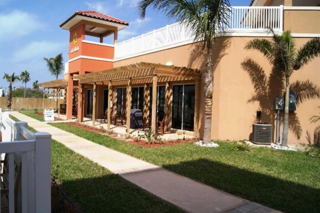 Hotel La Isla 201 Mid-island next Beach Park Isla Blanca - Image 1