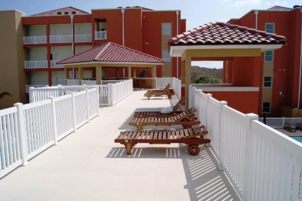 La Isla 201 Mid-island next Beach Park Isla Blanca view 3