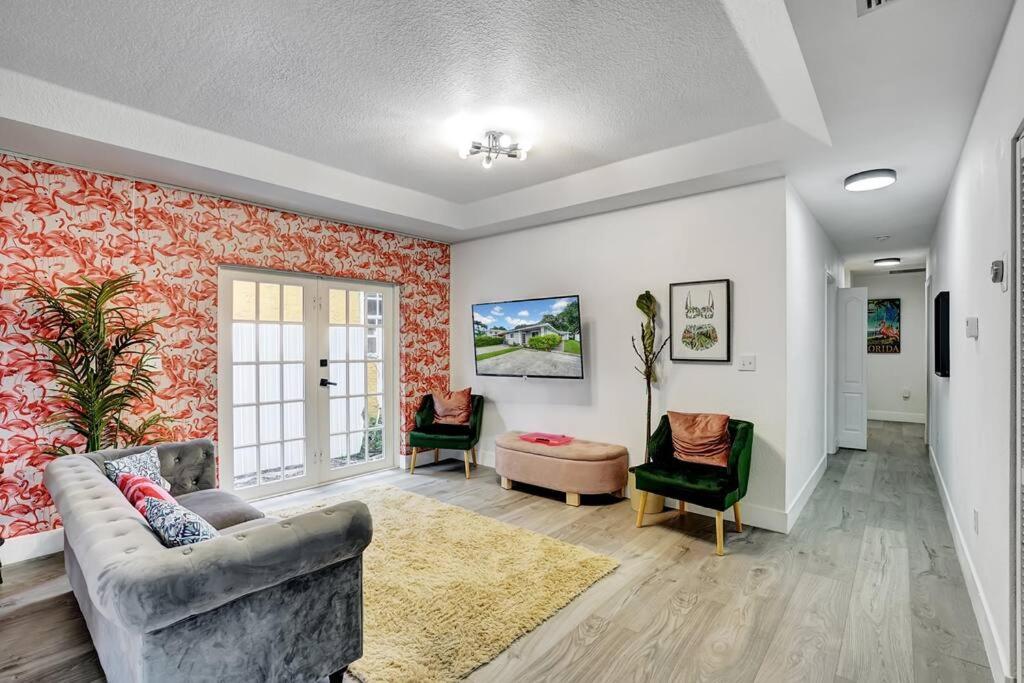 Modern Miami House 2Baths Design District in Mins