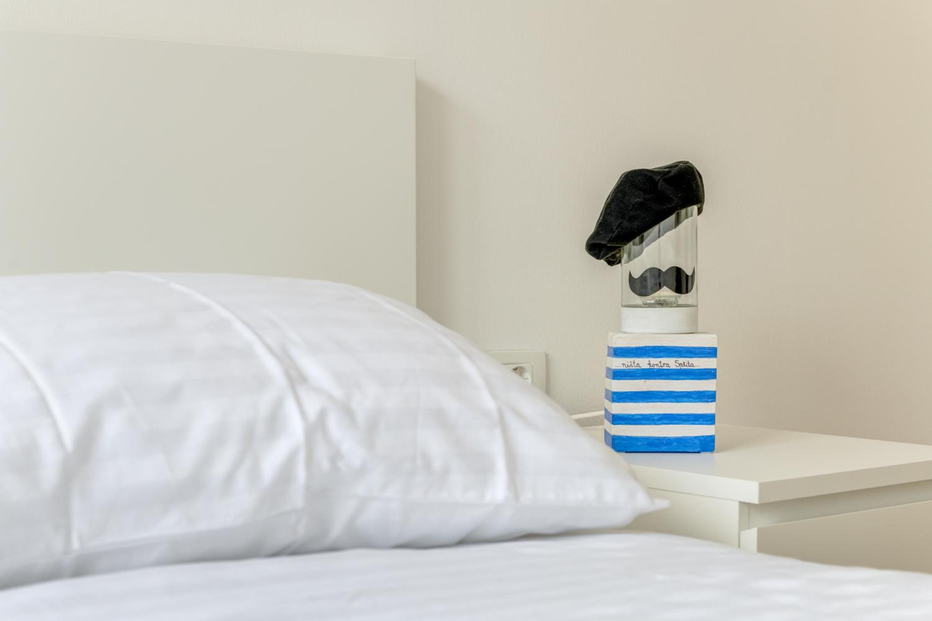 Mambo 1-Bedroom Luxury Apartment - Downtown photo 3