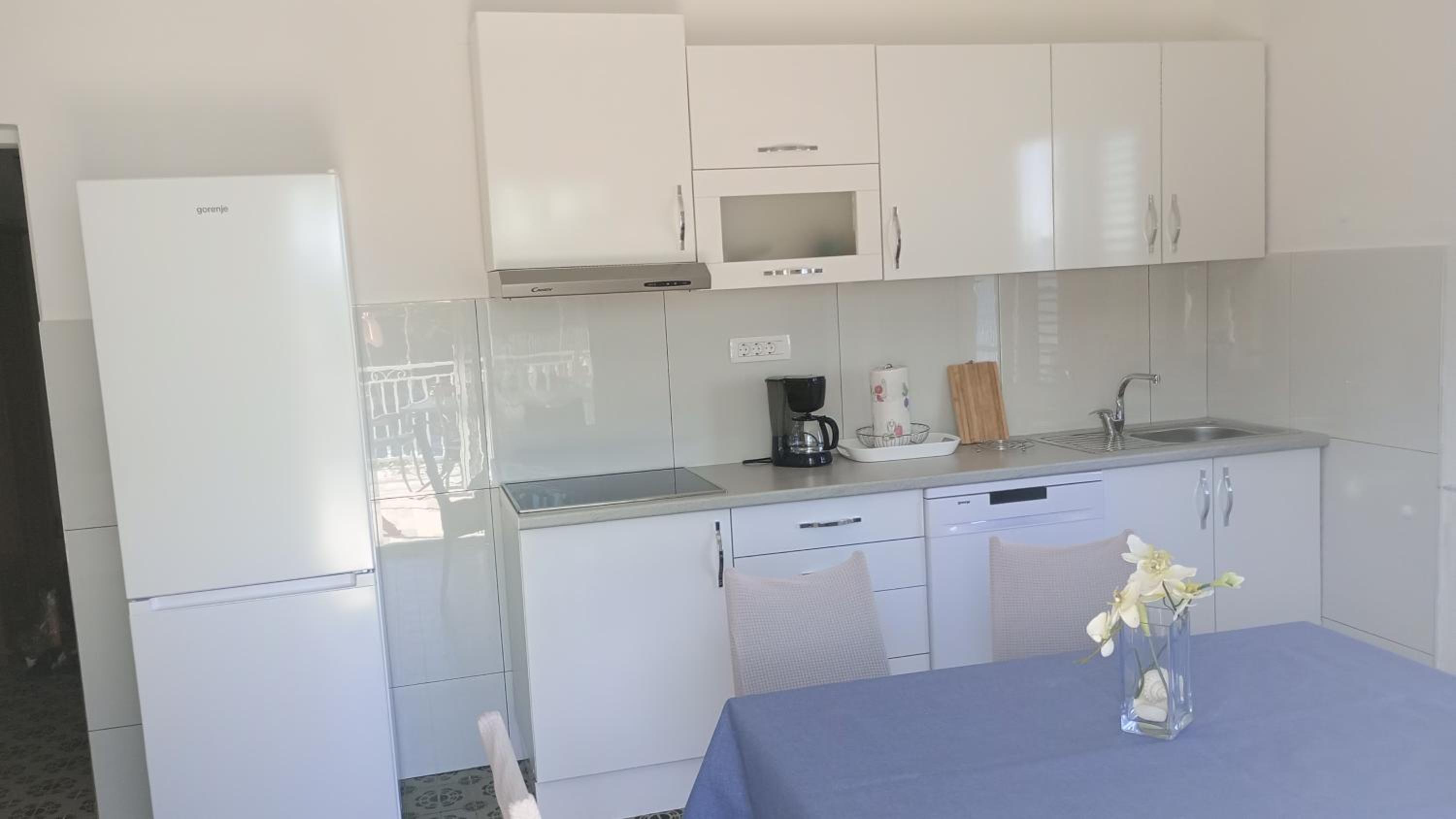 Beachfront apartments Ljubljeva