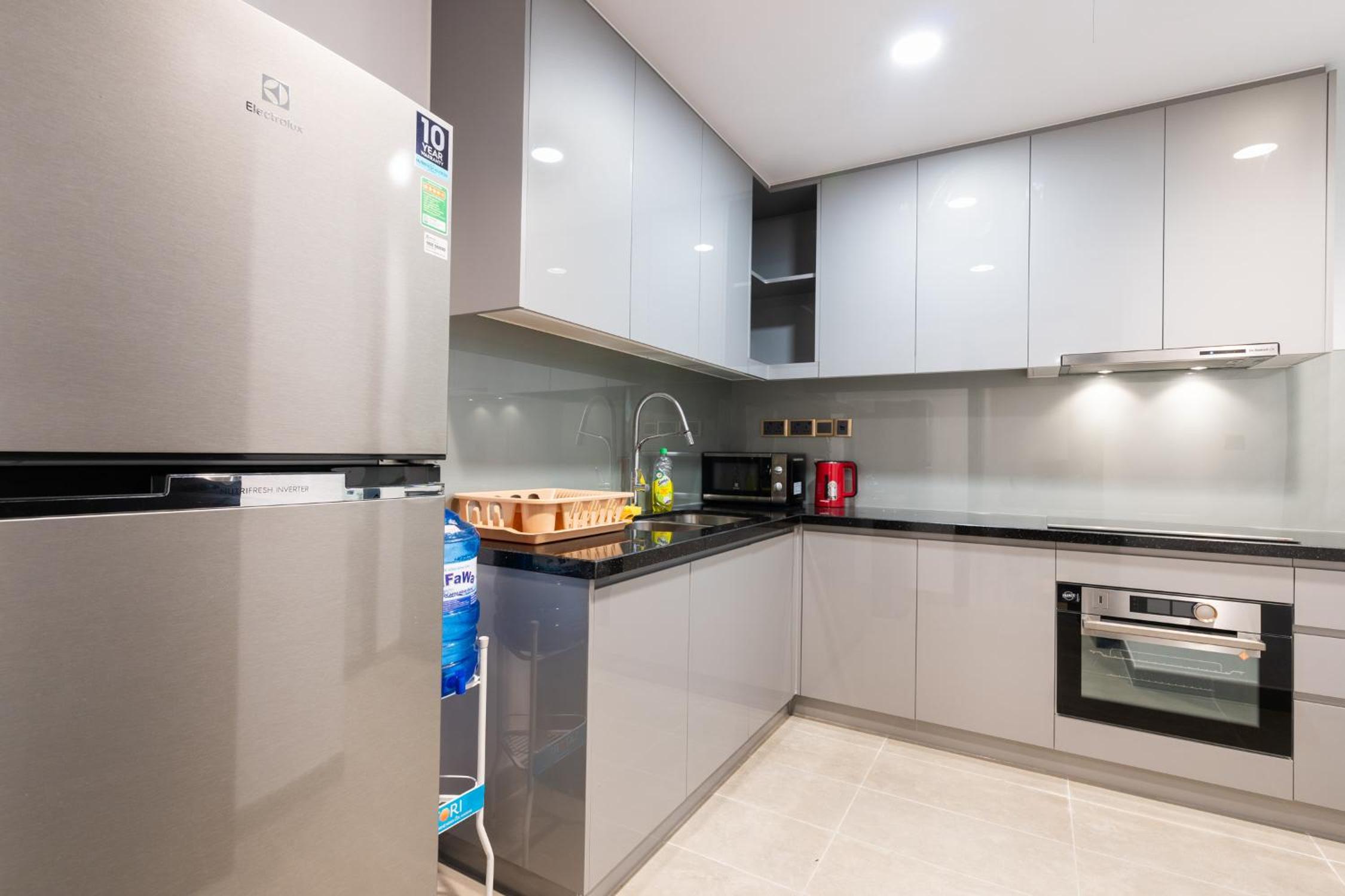 Modern District 1 2BR&3BR D1&Zenity apartment OUTDOOR Jacuzzi Pool