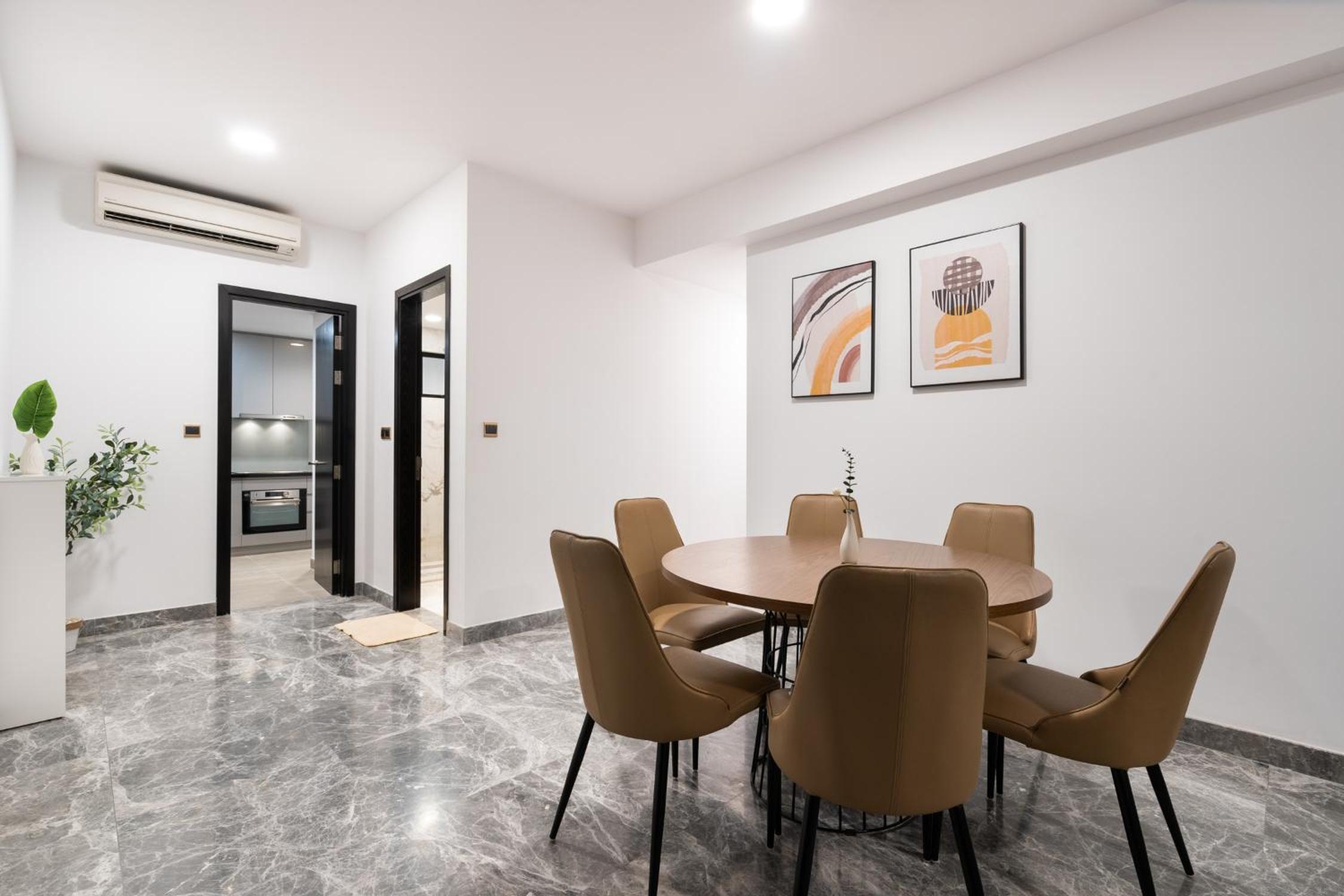 Modern District 1 2BR&3BR D1&Zenity apartment OUTDOOR Jacuzzi Pool