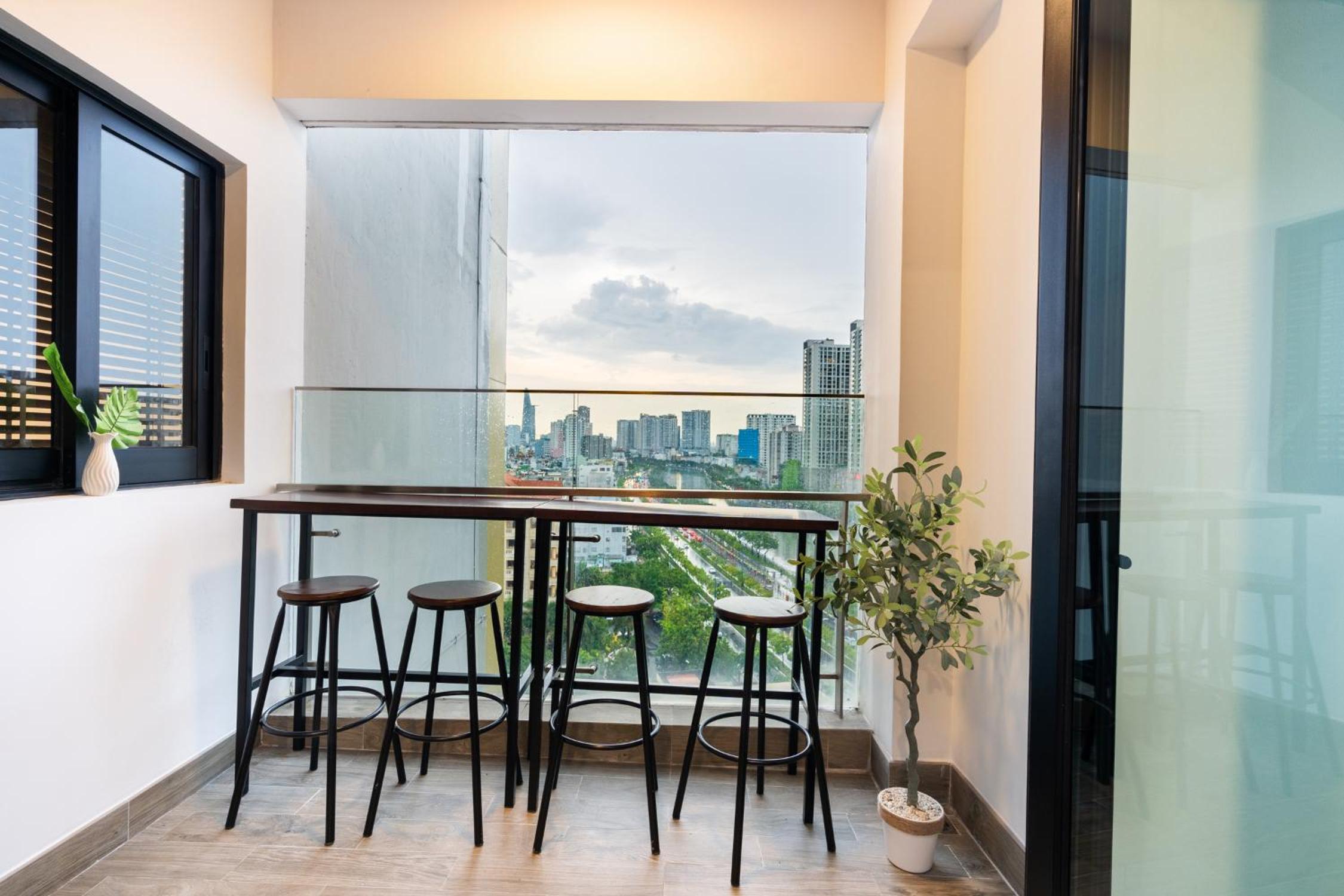 Modern District 1 2BR&3BR D1&Zenity apartment OUTDOOR Jacuzzi Pool