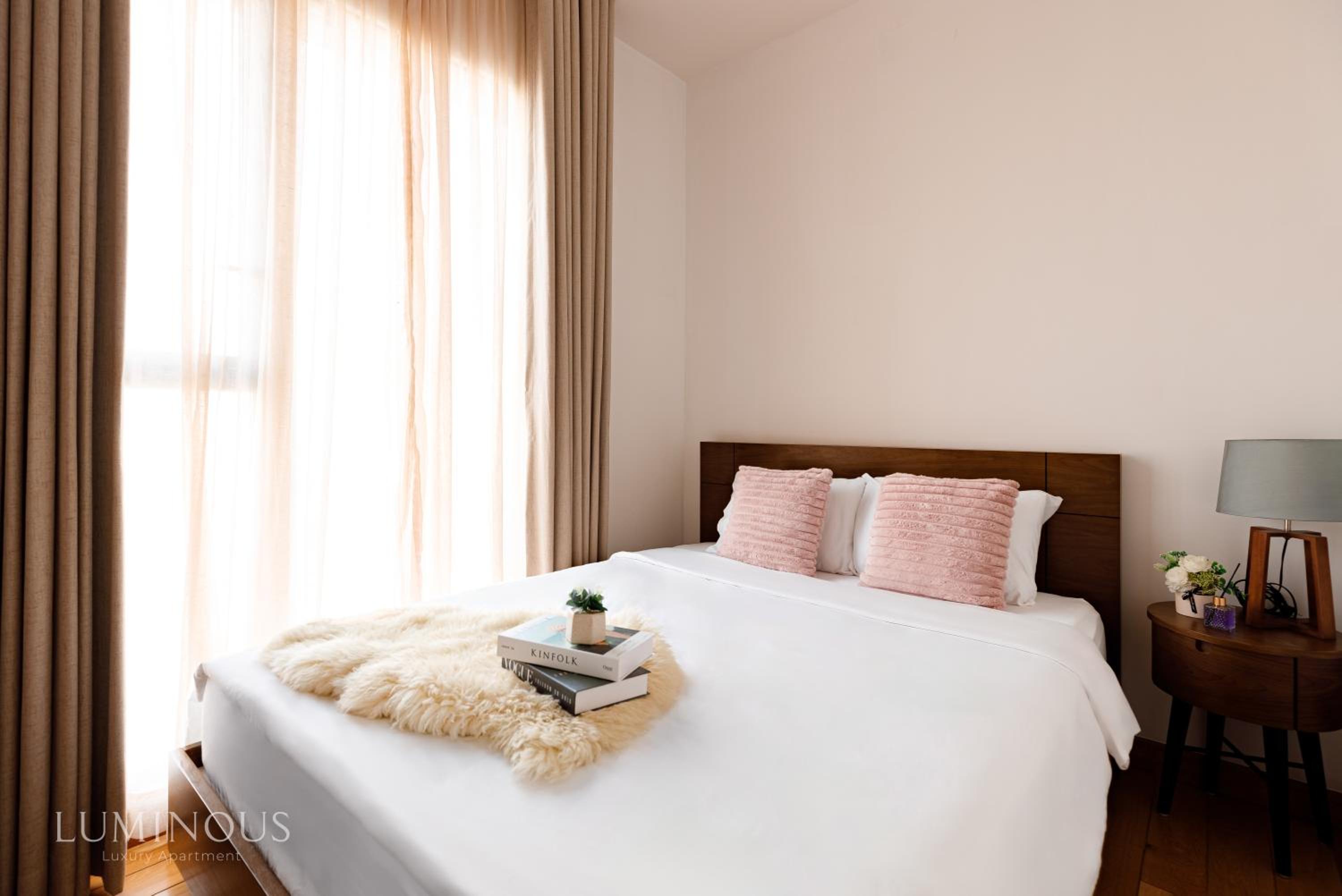 Modern District 1 2BR&3BR D1&Zenity apartment OUTDOOR Jacuzzi Pool