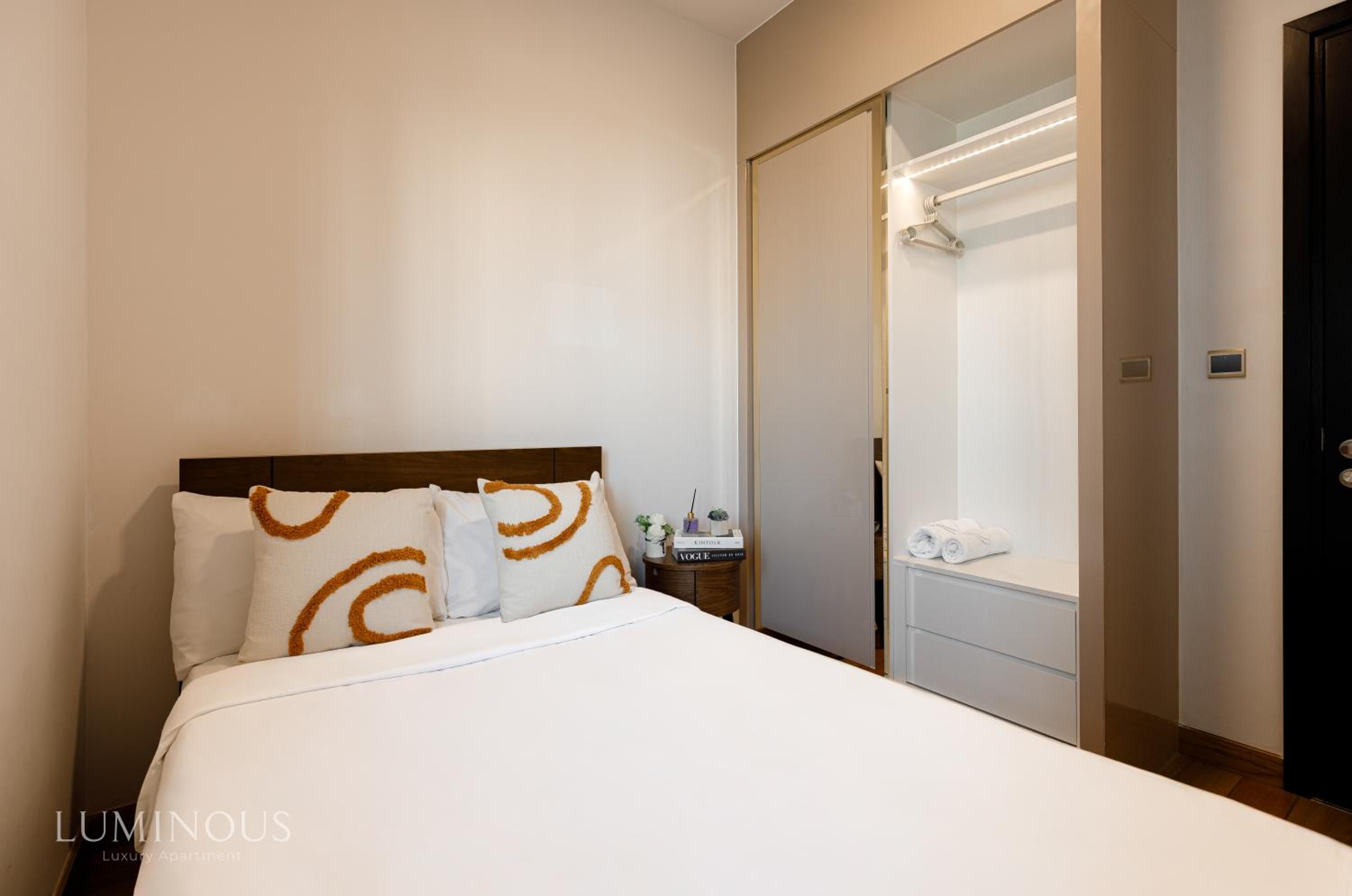 Modern District 1 2BR&3BR D1&Zenity apartment OUTDOOR Jacuzzi Pool