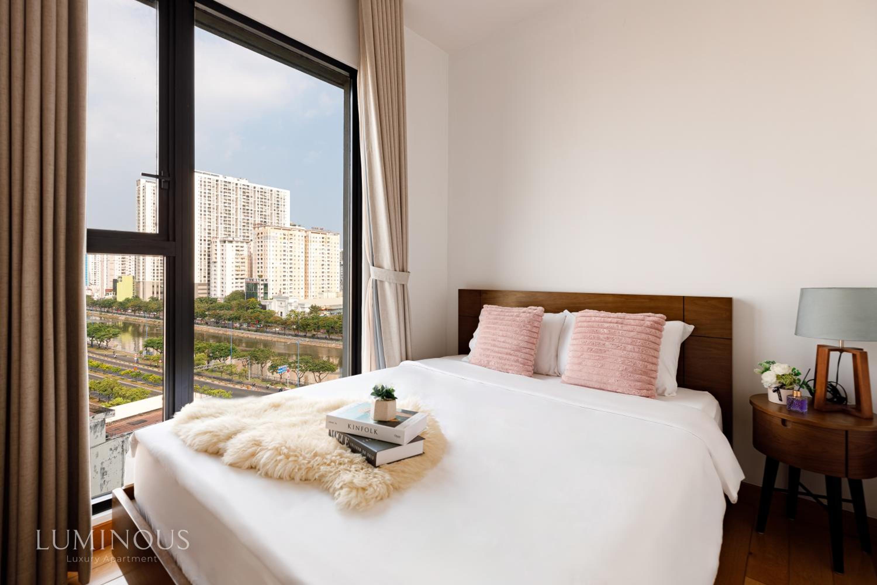 Modern District 1 2BR&3BR D1&Zenity apartment OUTDOOR Jacuzzi Pool