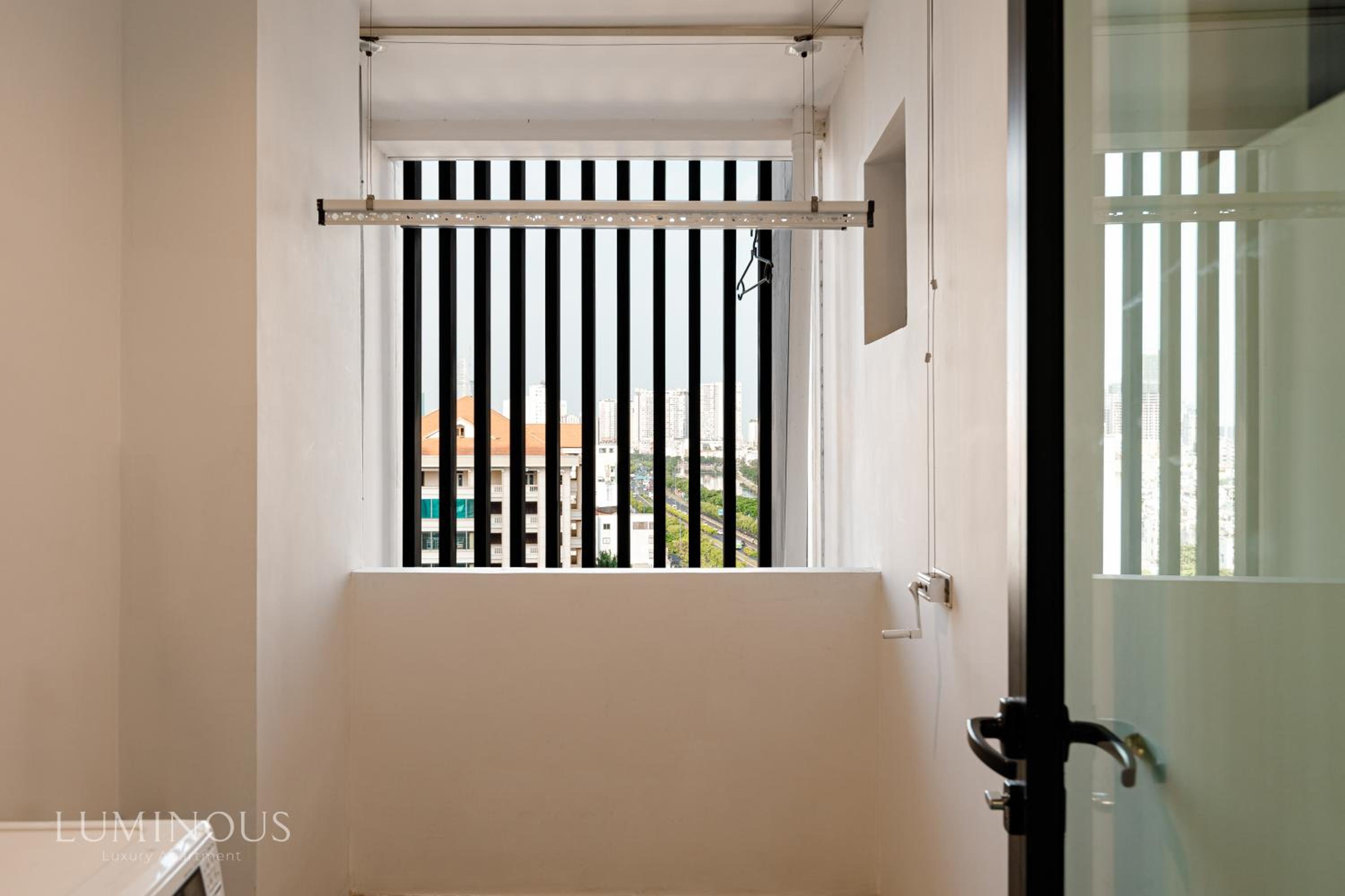 Modern District 1 2BR&3BR D1&Zenity apartment OUTDOOR Jacuzzi Pool