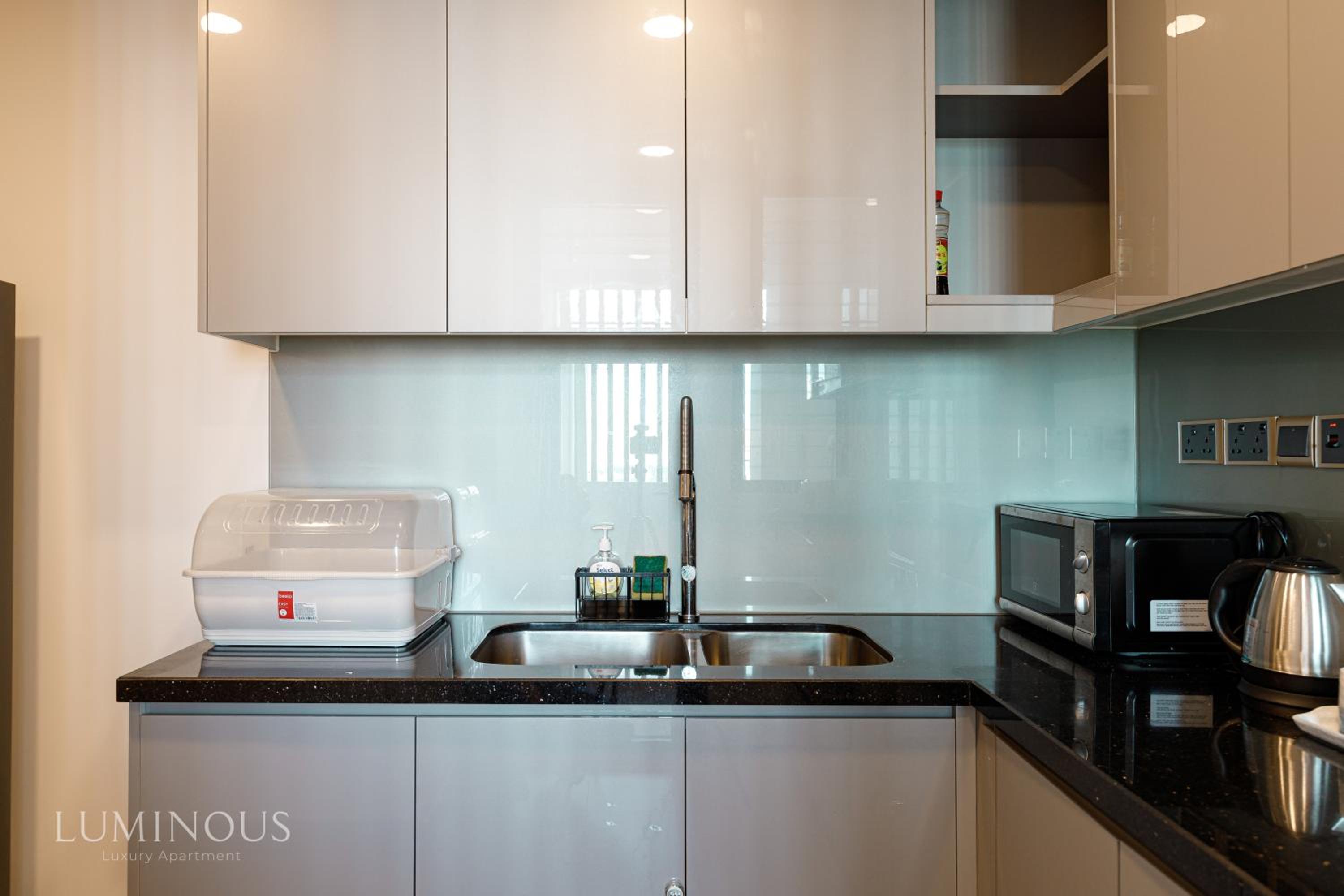 Modern District 1 2BR&3BR D1&Zenity apartment OUTDOOR Jacuzzi Pool