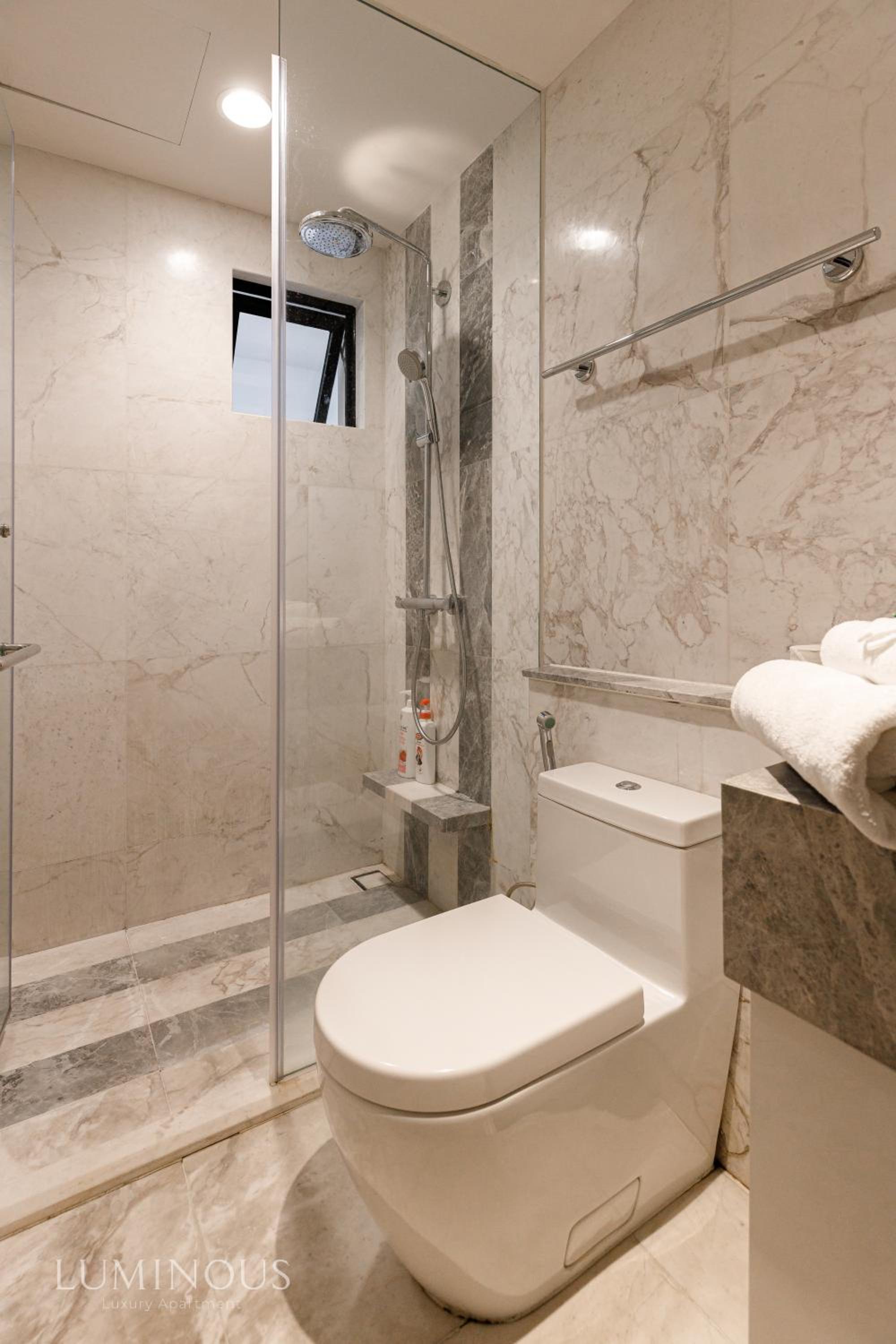 Modern District 1 2BR&3BR D1&Zenity apartment OUTDOOR Jacuzzi Pool