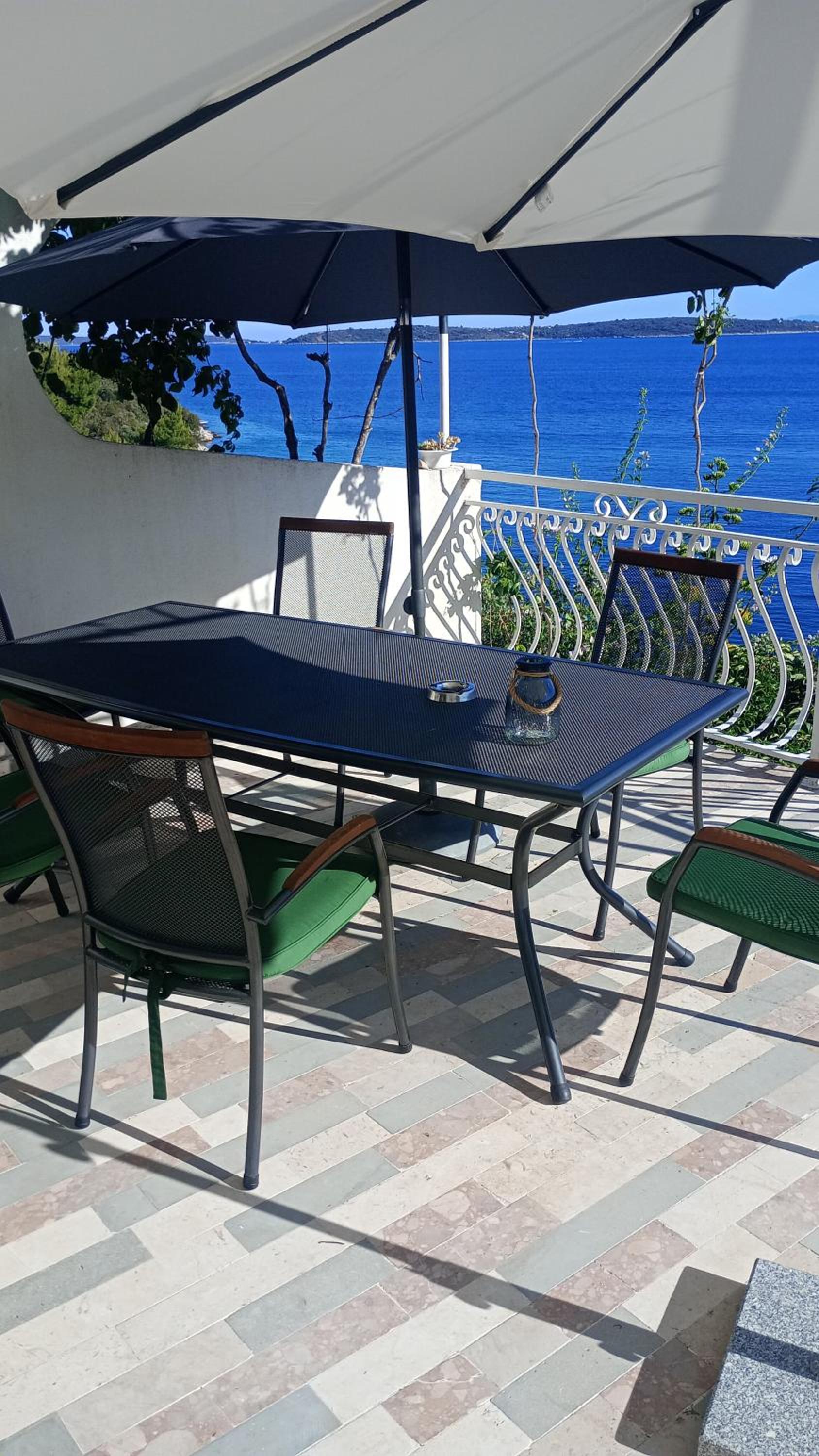 Beachfront apartments Ljubljeva