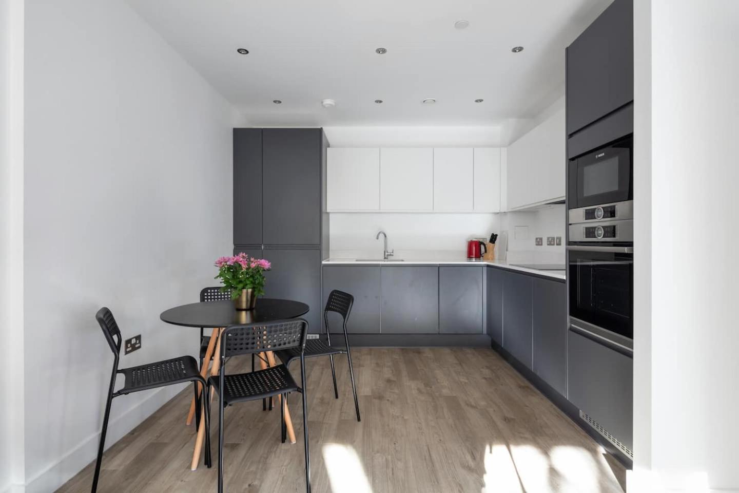 2 mins walk from UCL campus and London Stadium