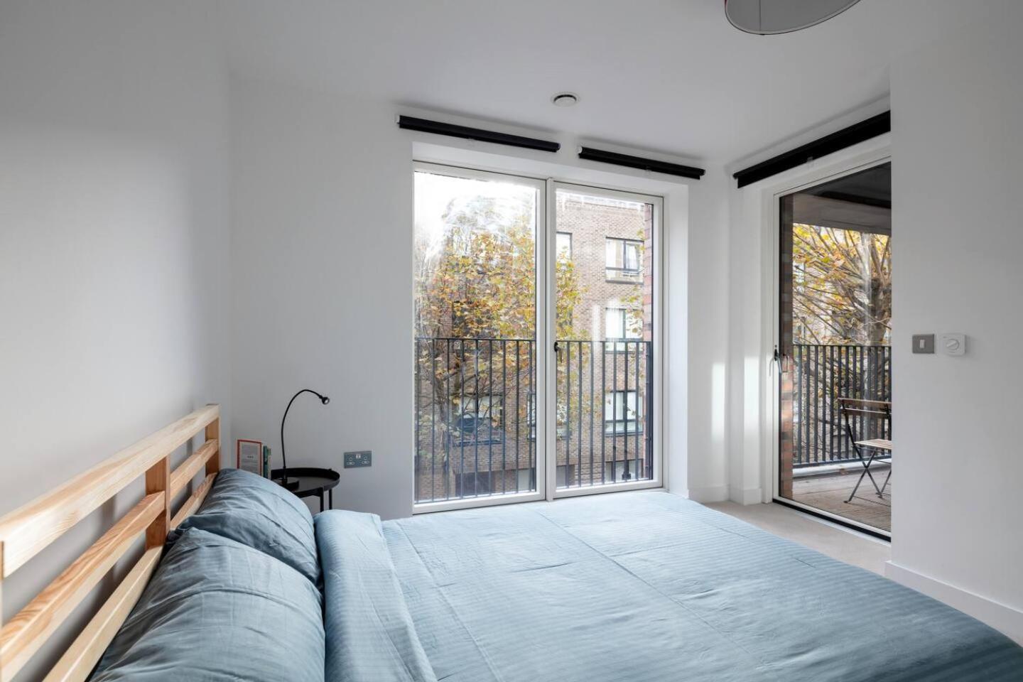 2 mins walk from UCL campus and London Stadium