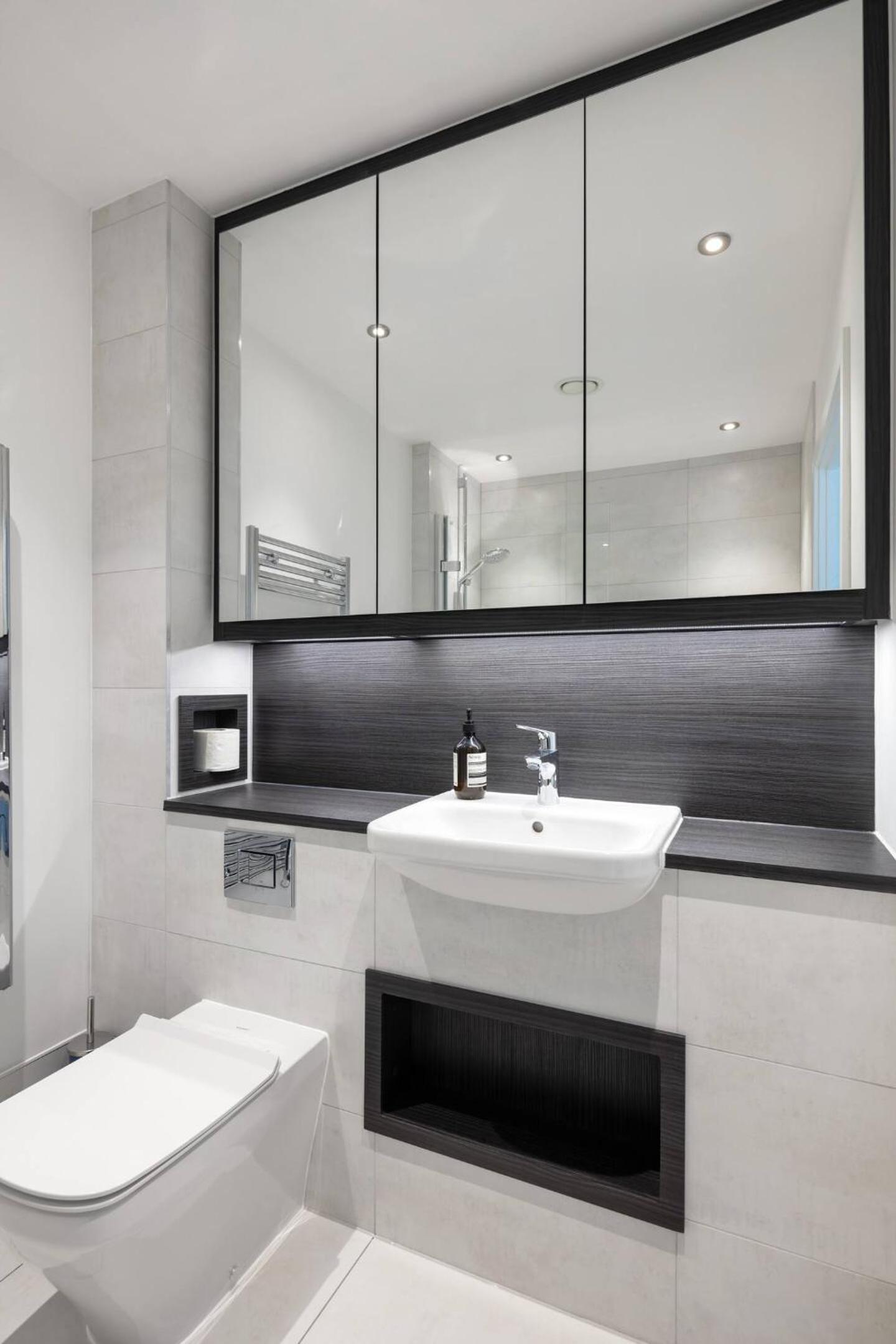 2 mins walk from UCL campus and London Stadium