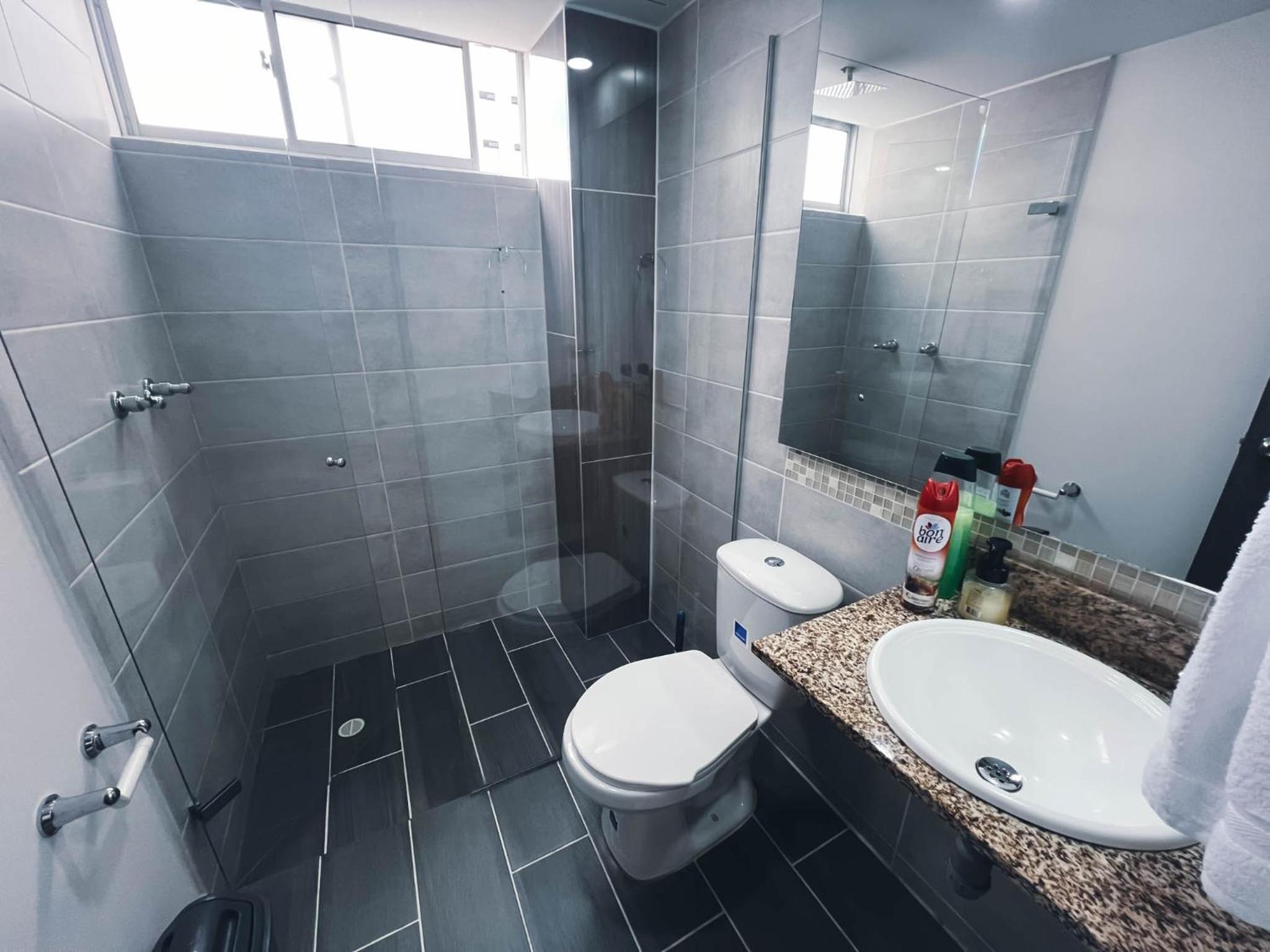 Comodo y amplio apartamento en Laureles