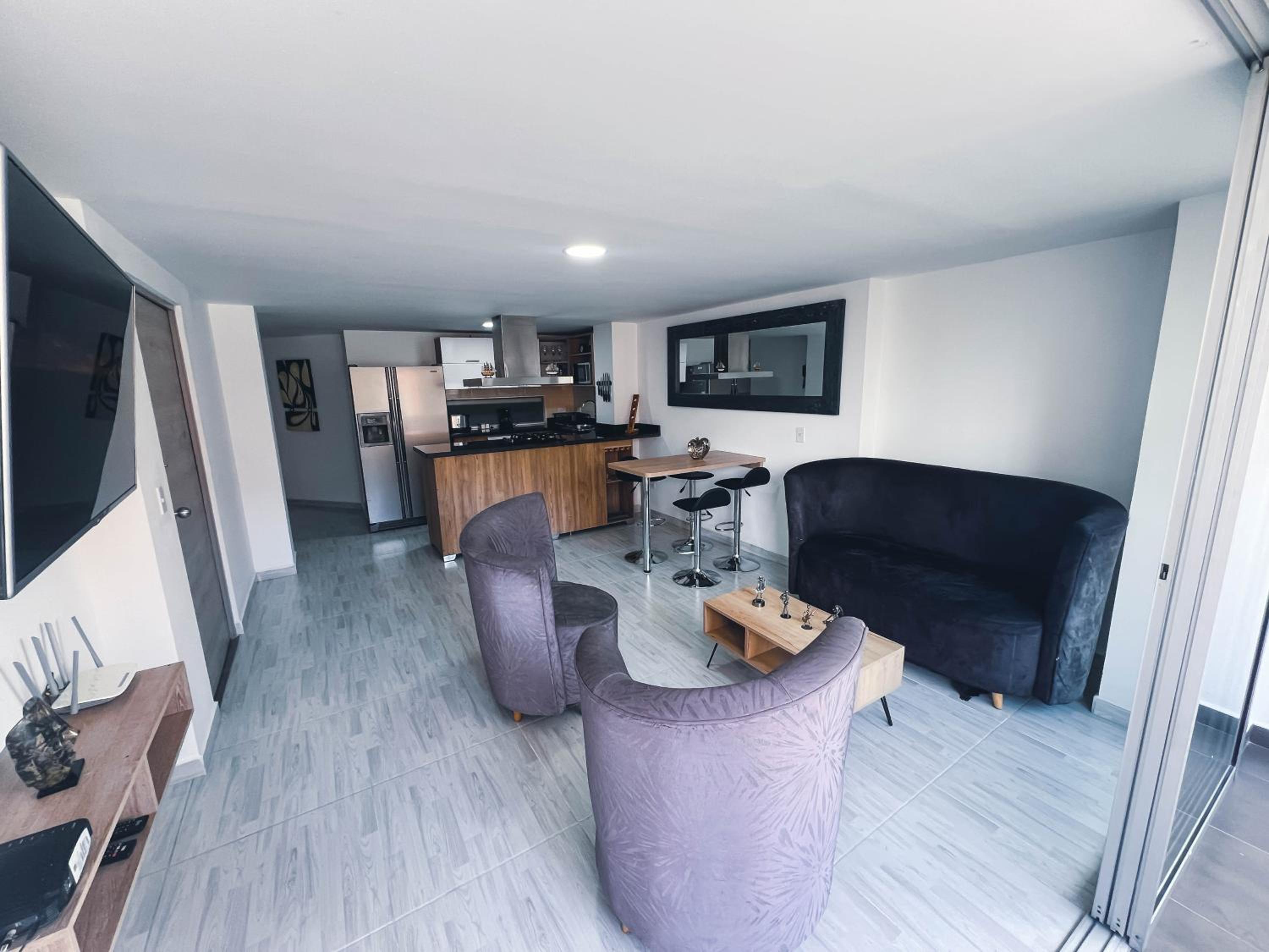 Comodo y amplio apartamento en Laureles