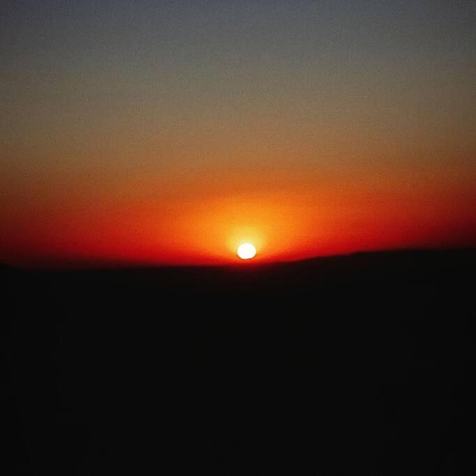 Hermoso domo frente a la montaña