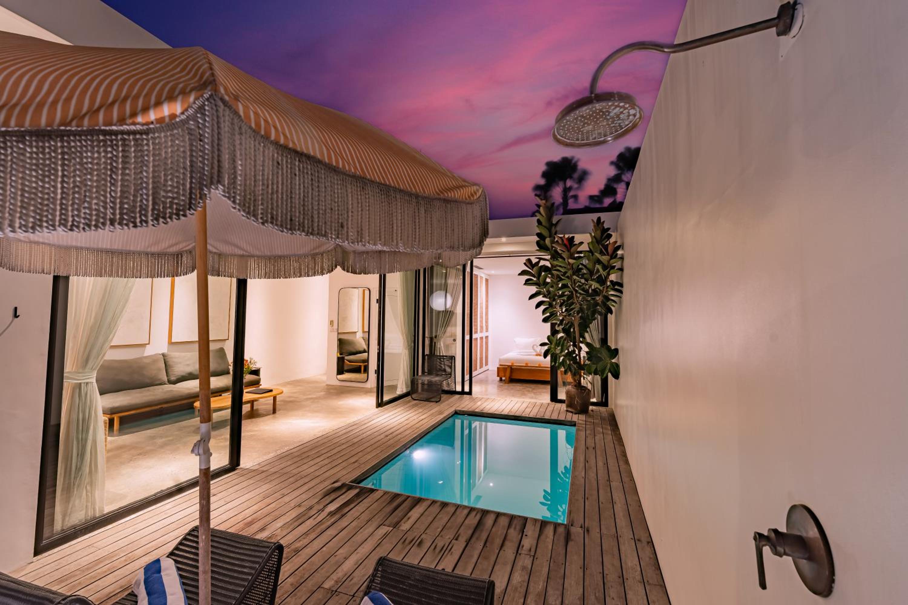 Private 1BR Pool Villa in Canggu, Closable Livingroom, 5mins Ride to Atlas Beach Club view 5