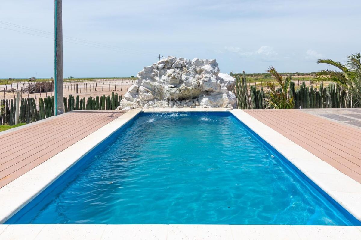 New Espectacular Villa Cabana en la playa