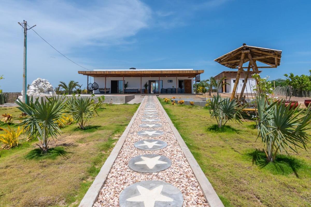 New Espectacular Villa Cabana en la playa