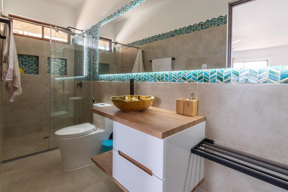New Espectacular Villa Cabana en la playa