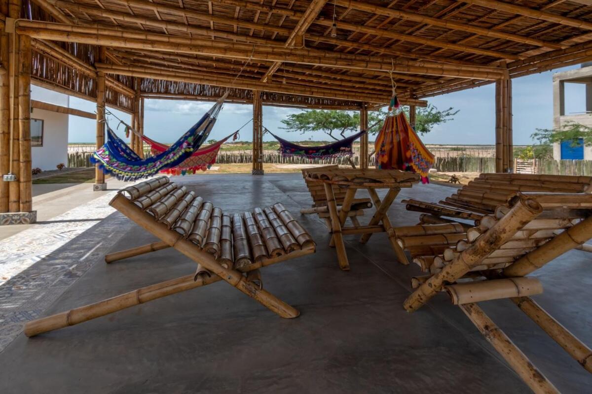 New Espectacular Villa Cabana en la playa