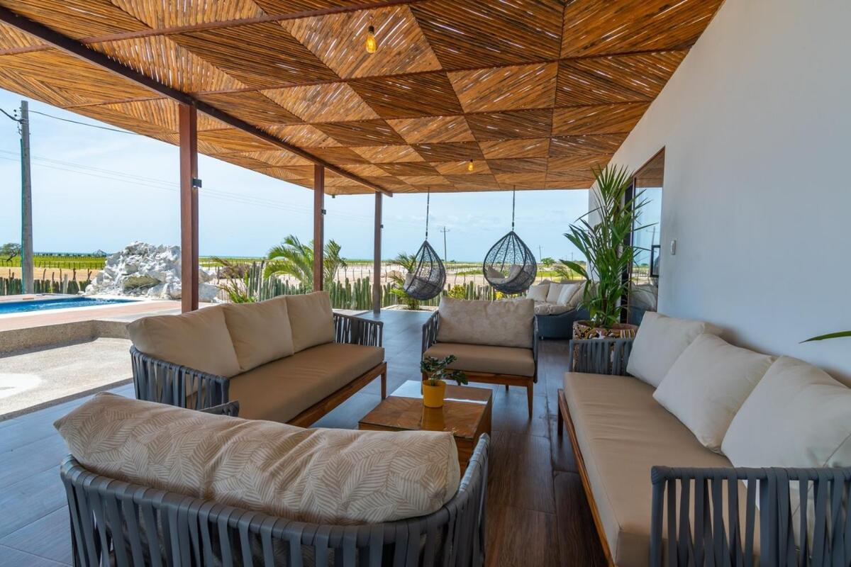 New Espectacular Villa Cabana en la playa