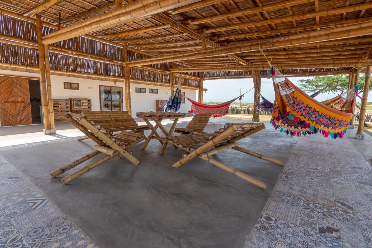 New Espectacular Villa Cabana en la playa