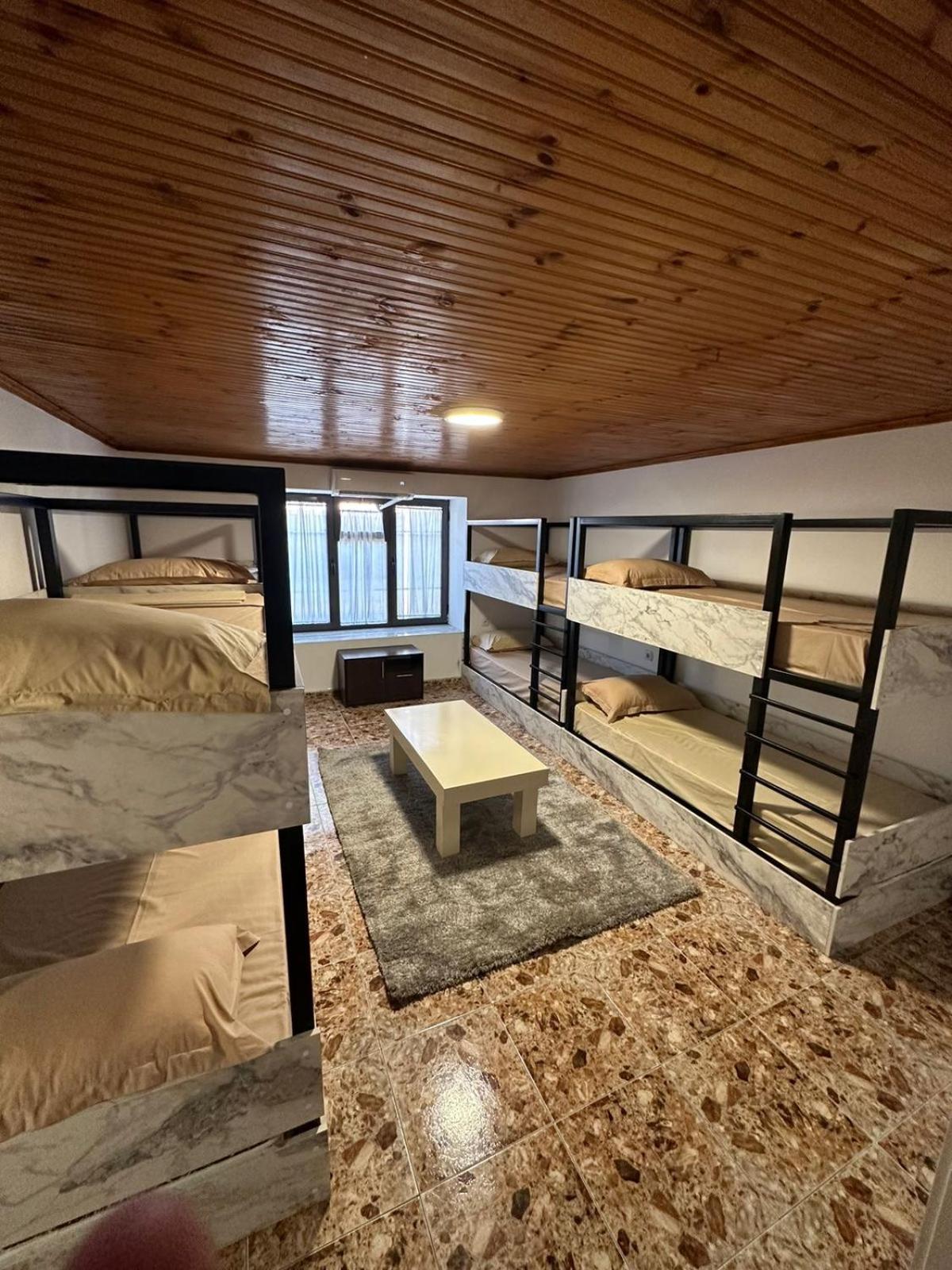 Hostel 2VB