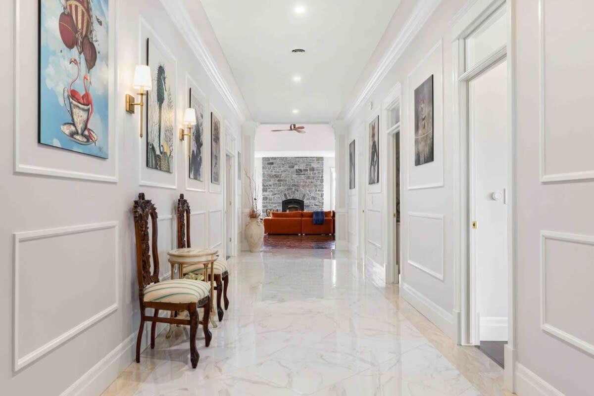 Badger's Sett - Estate on point with hot tub