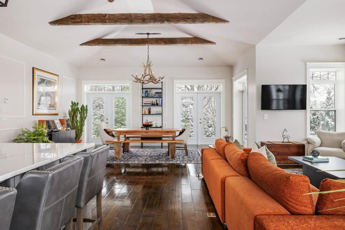 Badger's Sett - Estate on point with hot tub
