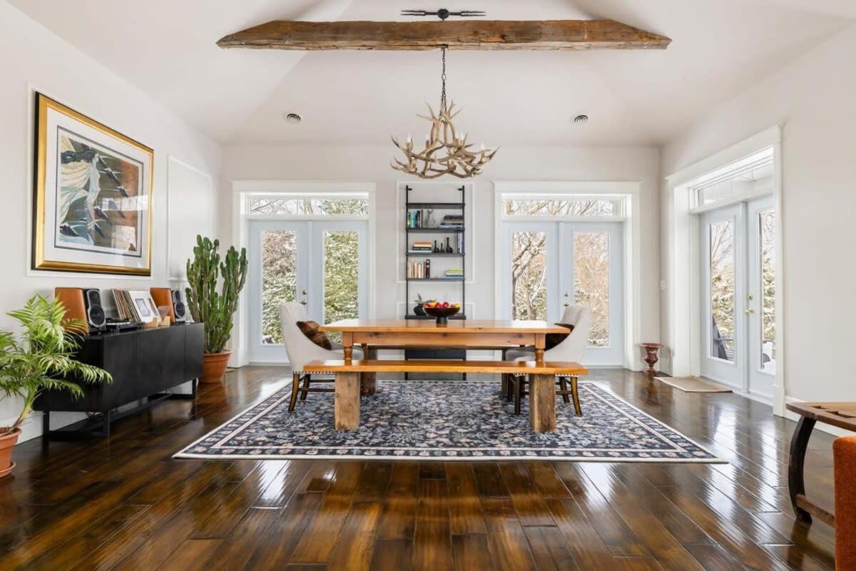 Badger's Sett - Estate on point with hot tub