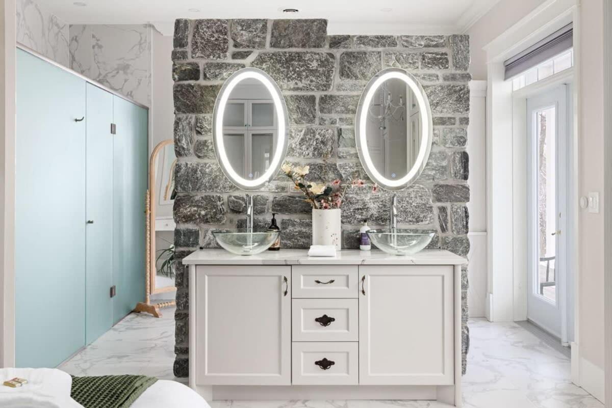Badger's Sett - Estate on point with hot tub