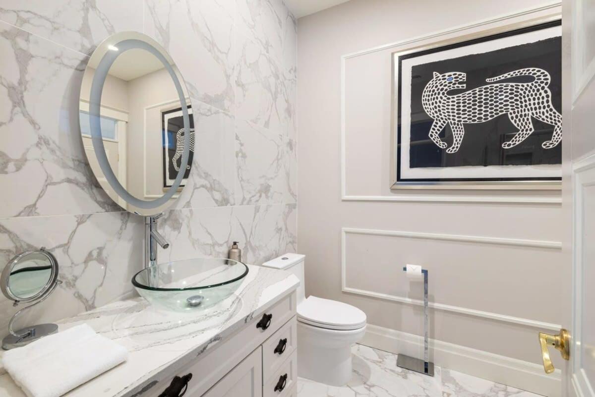 Badger's Sett - Estate on point with hot tub