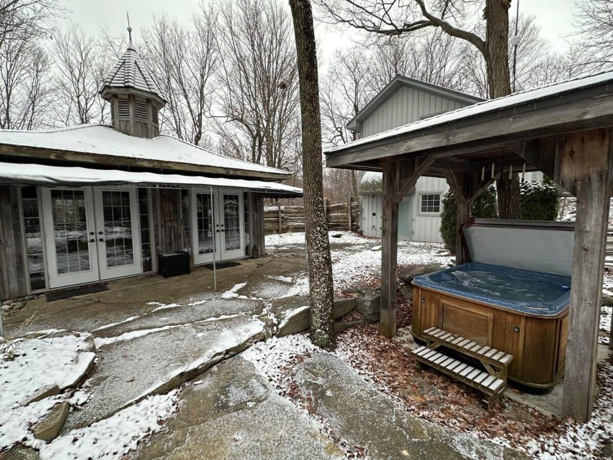 Badger's Sett - Estate on point with hot tub