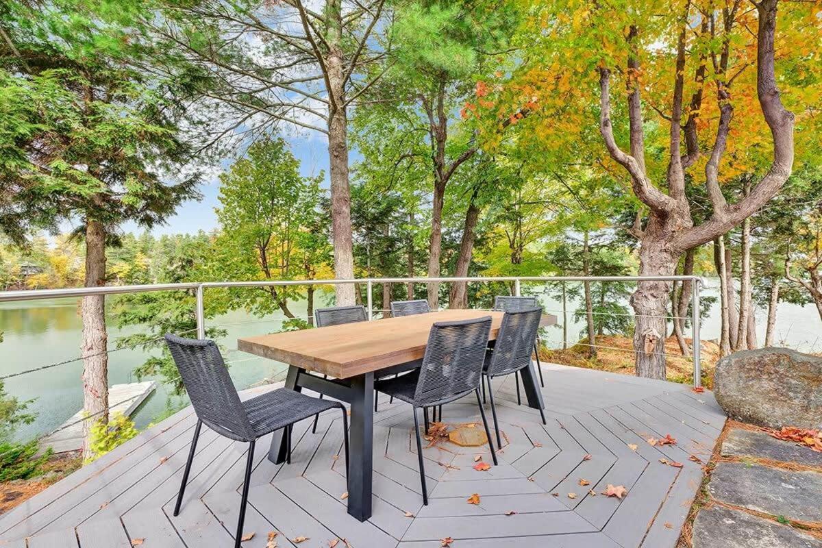 Badger's Sett - Estate on point with hot tub