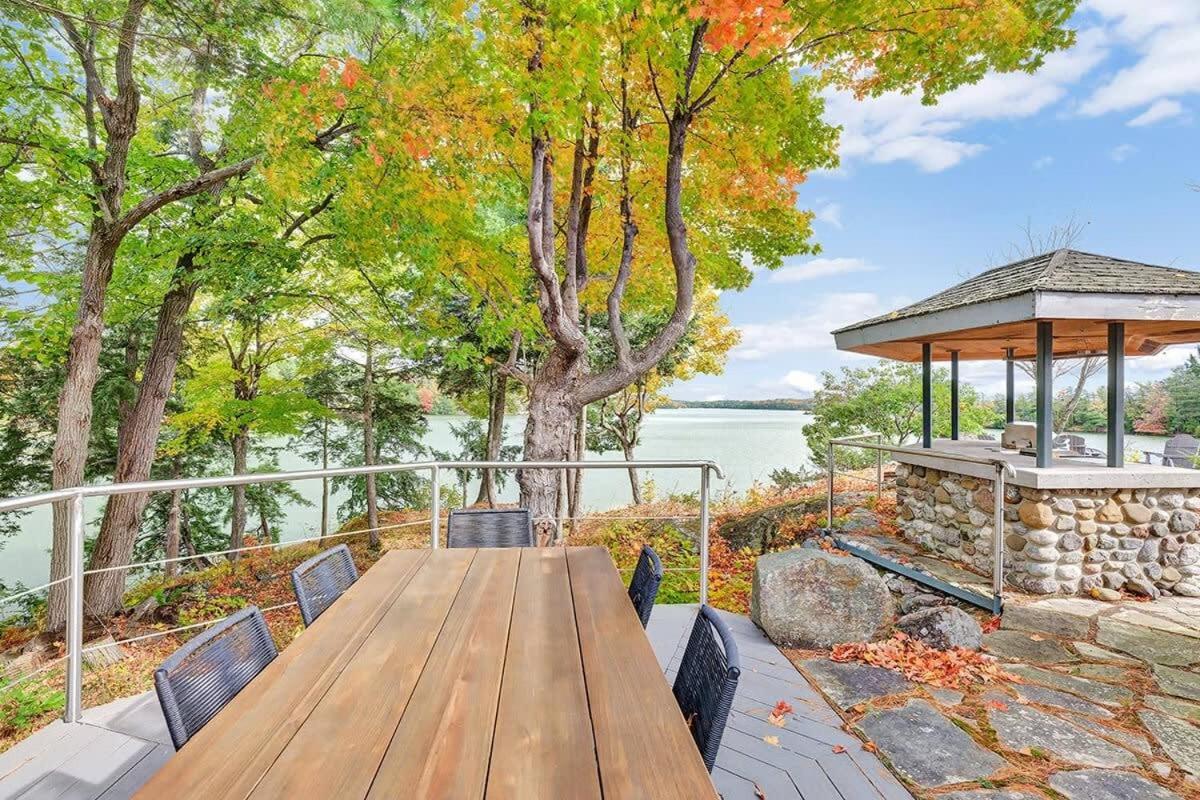 Badger's Sett - Estate on point with hot tub