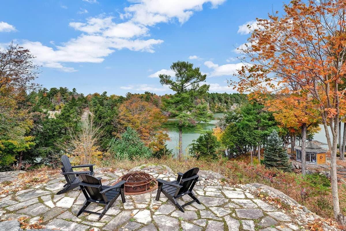 Badger's Sett - Estate on point with hot tub