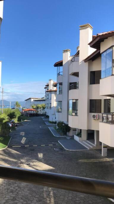 Seja bem-vindo ao seu refúgio à beira-mar!