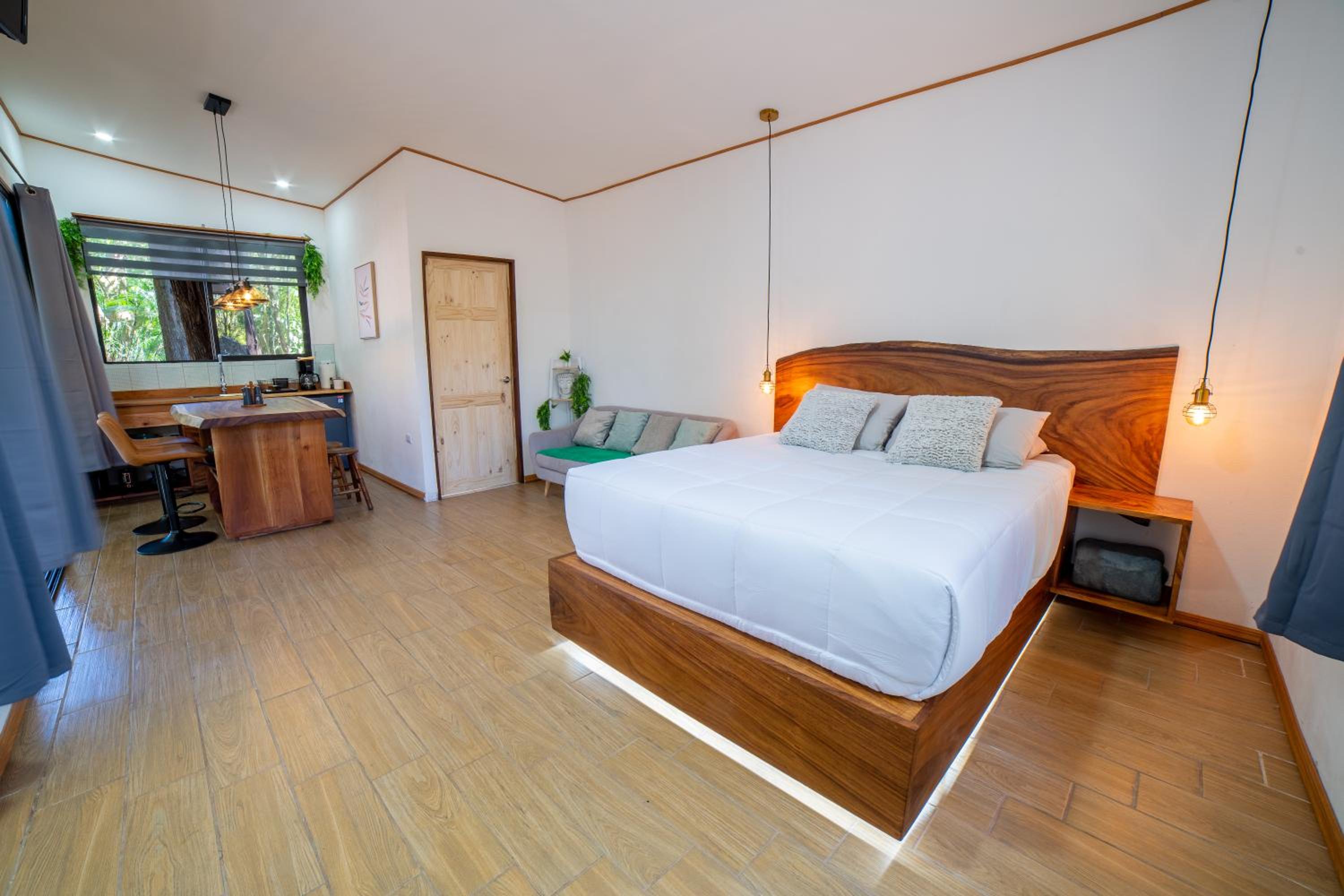 Bromelia Studio