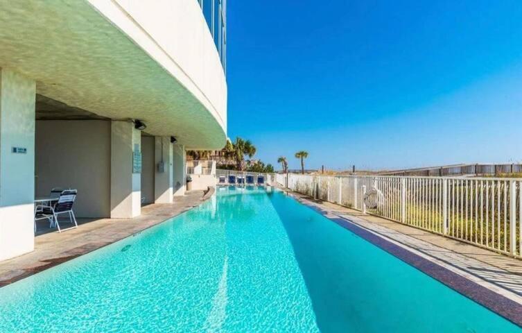 Island Tower 902 by Liquid Life view 4