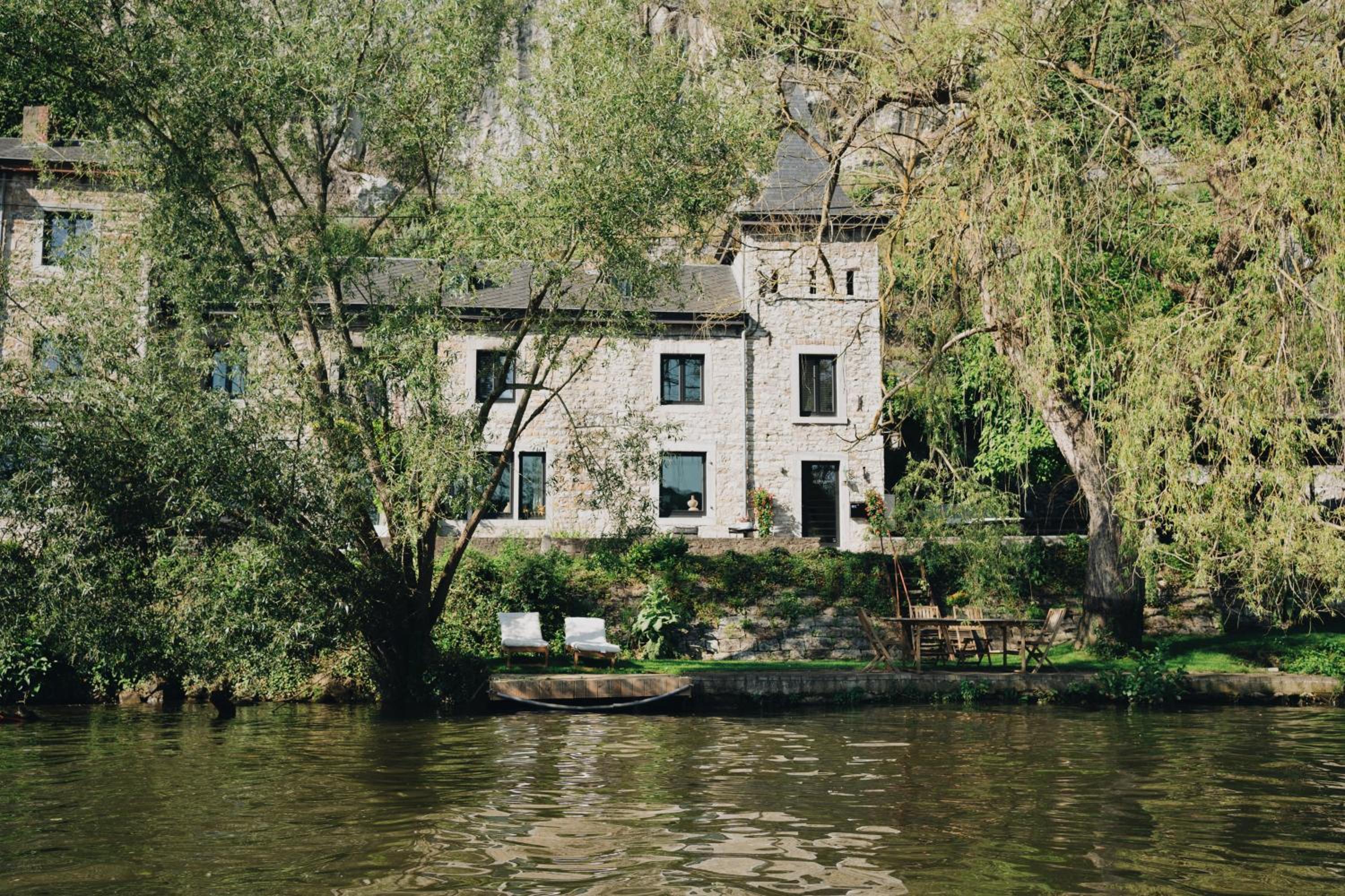 Pieds dans l'eau Private Wellness Bordure de Meuse