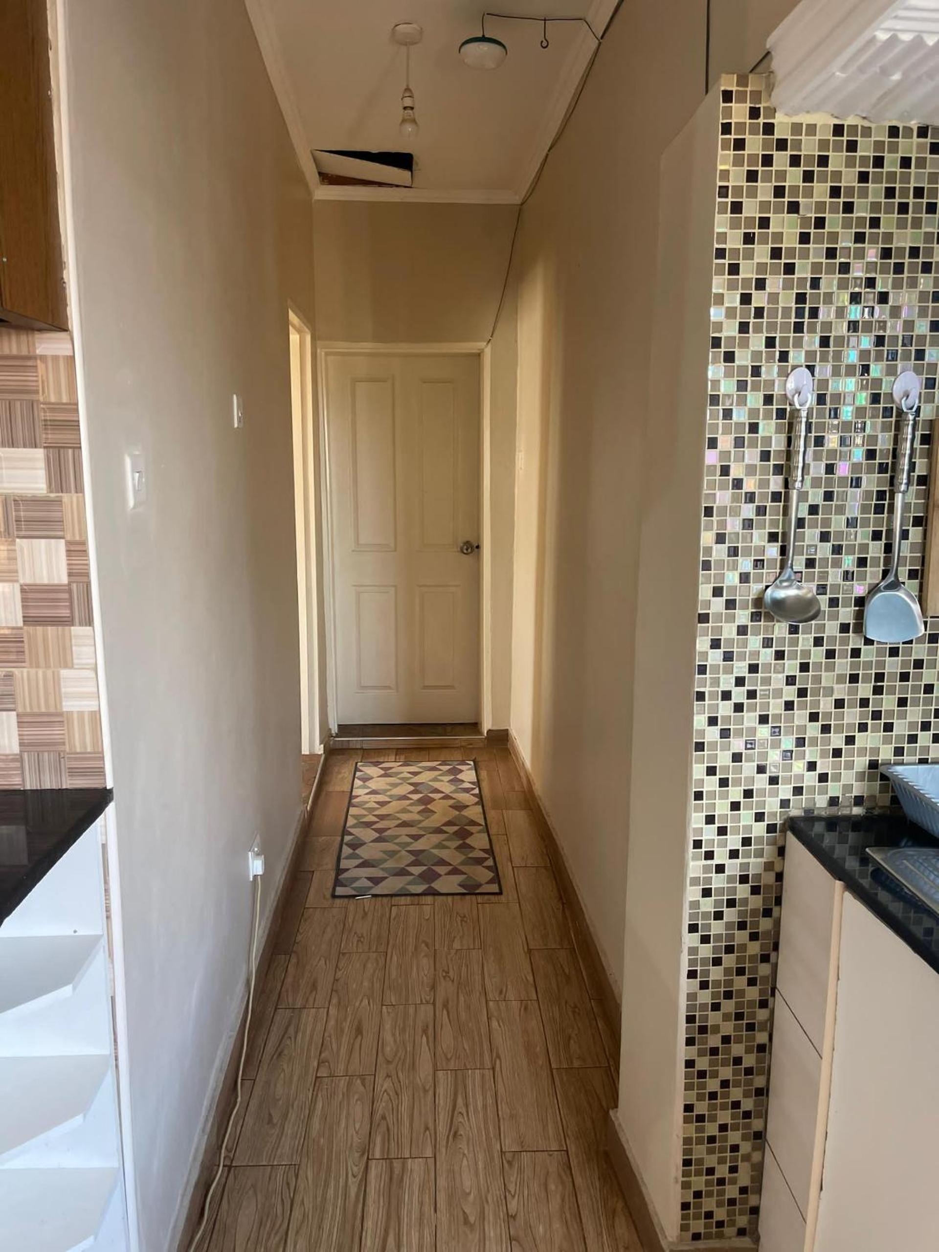 Lazy Daisy Apartment