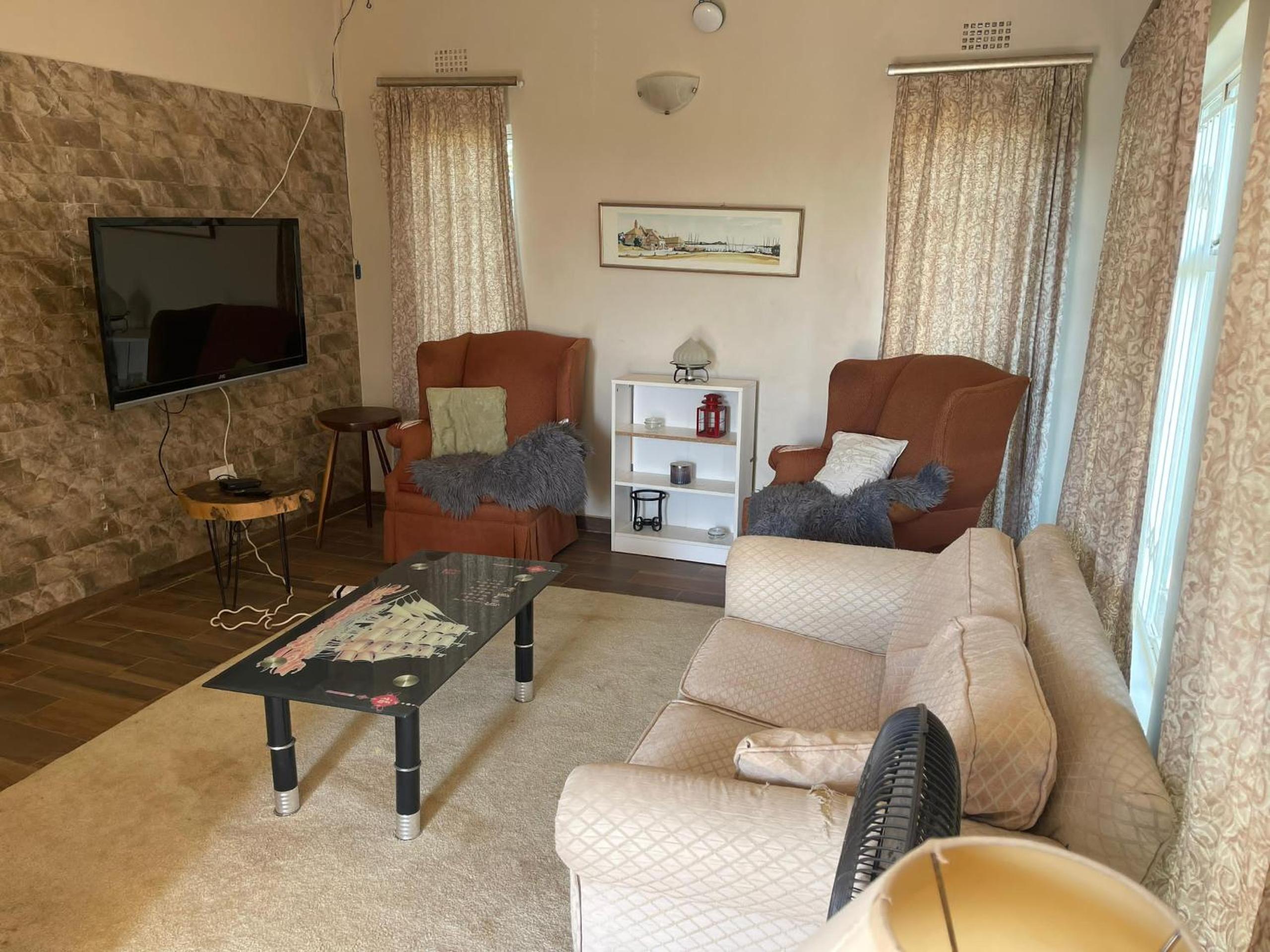 Lazy Daisy Apartment