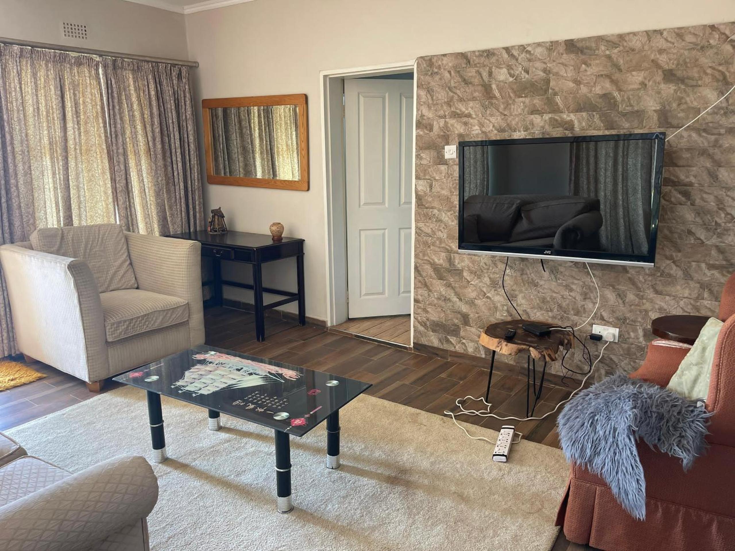 Lazy Daisy Apartment